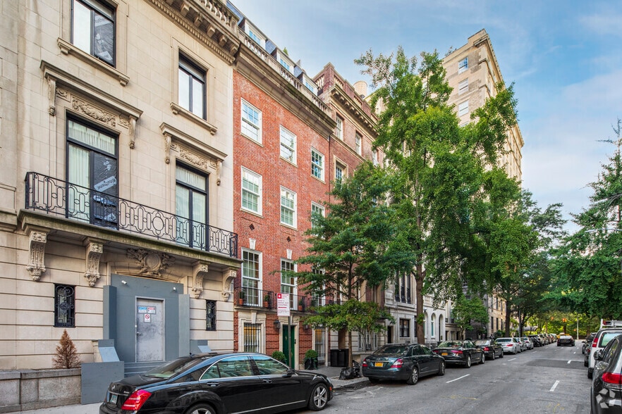 More Photos Of 16 E 73rd St, New York Apartments For Sale