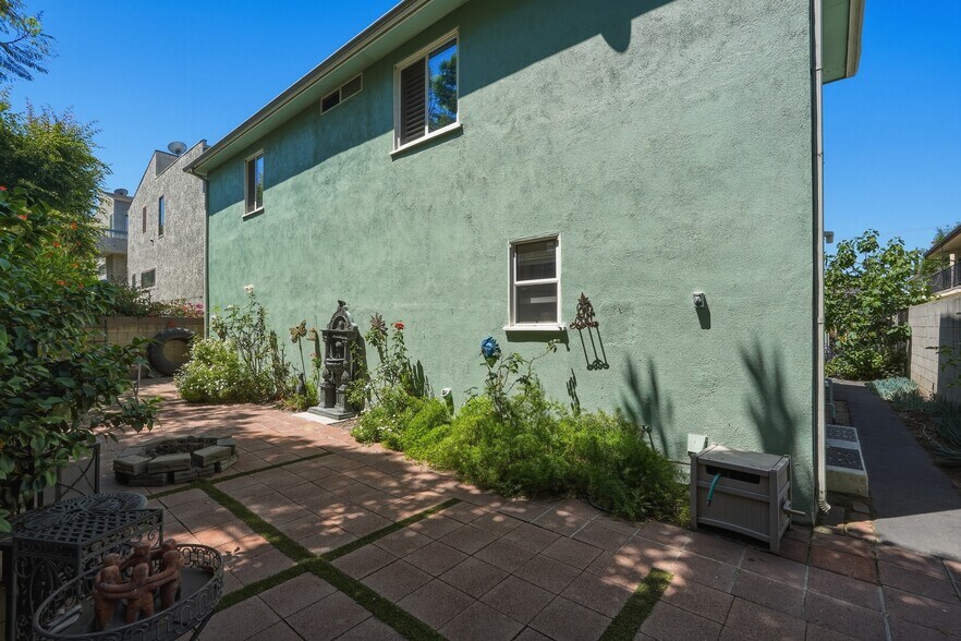 More Photos Of 5236 Bellingham Ave, Valley Village Apartments For Sale