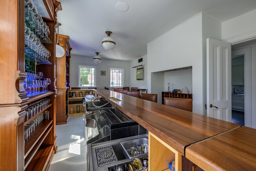 More Photos Of 2 Kemble St, Lenox Hospitality For Sale