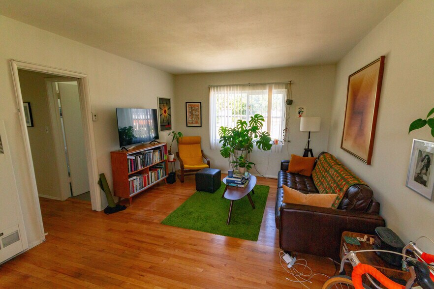 More Photos Of 11401 Washington Pl, Los Angeles Apartments For Sale