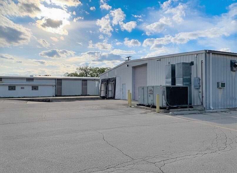 More Photos Of 1150 McConnell Rd, Woodstock Warehouse For Lease