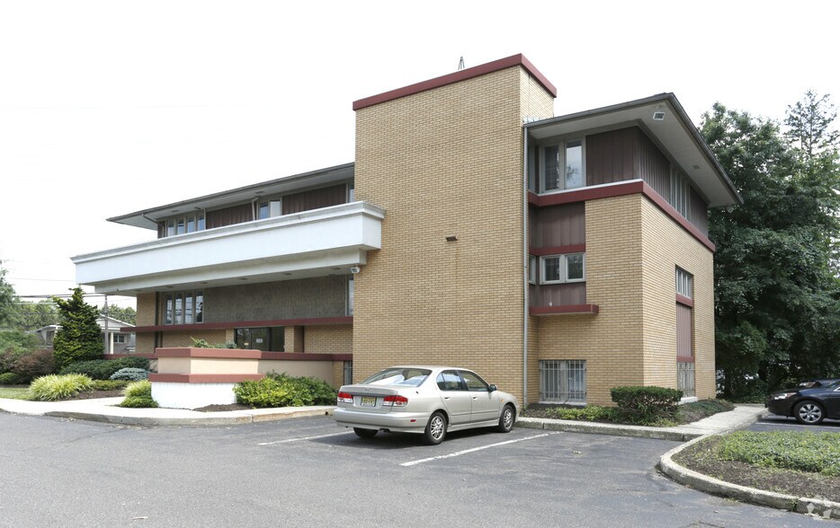 Primary Photo Of 2382 Whitehorse Mercerville Rd, Hamilton Office For Lease