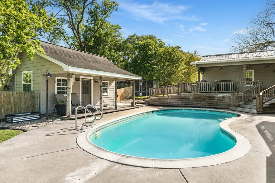 More Photos Of 2355 Jackson League Cir, Brenham Lodge Meeting Hall For Sale