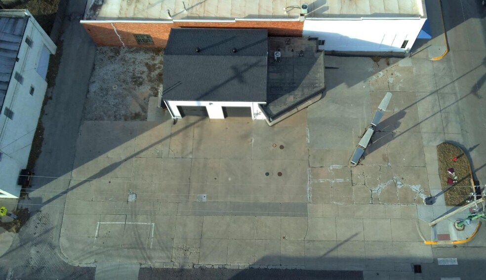 More Photos Of 803 N Lincoln Ave, York Flex For Sale