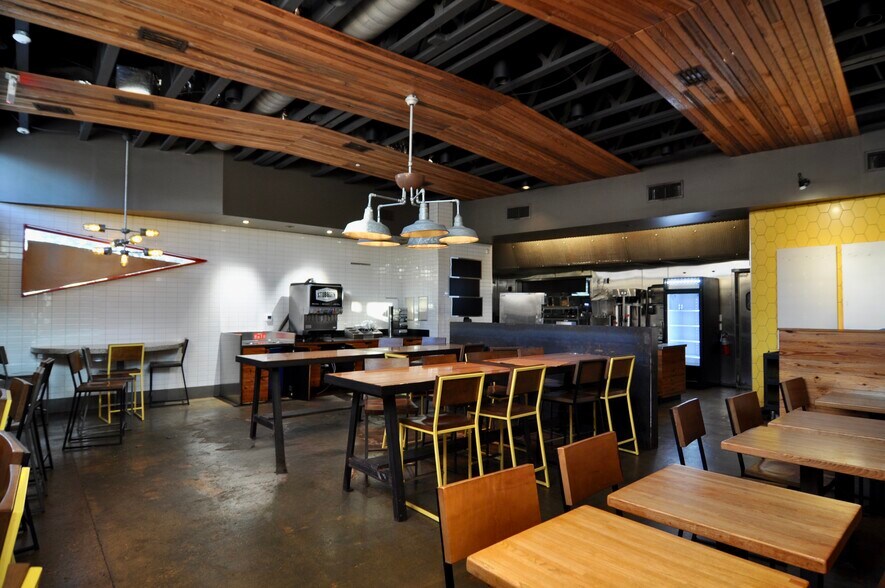 More Photos Of 2129 E 7th St, Austin Restaurant For Sale