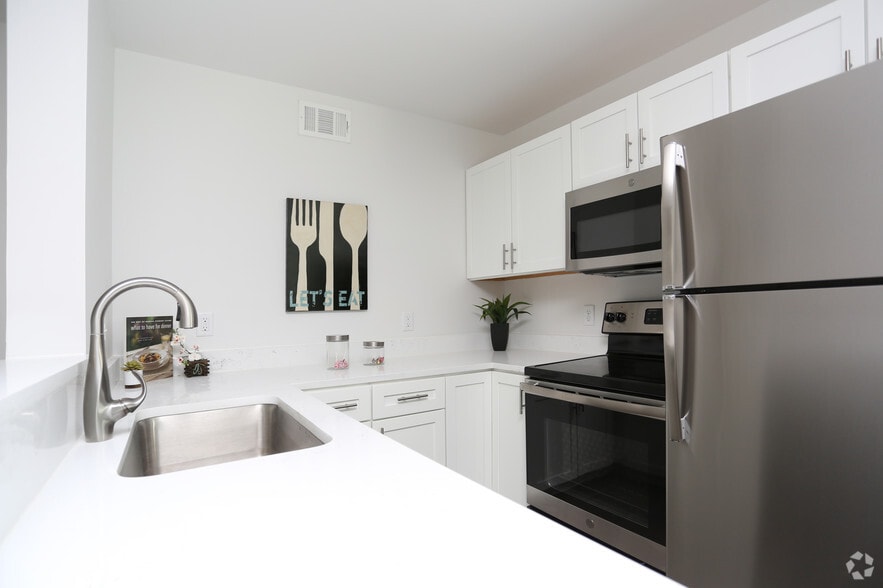 More Photos Of 5005 San Jacinto St, Dallas Apartments For Sale