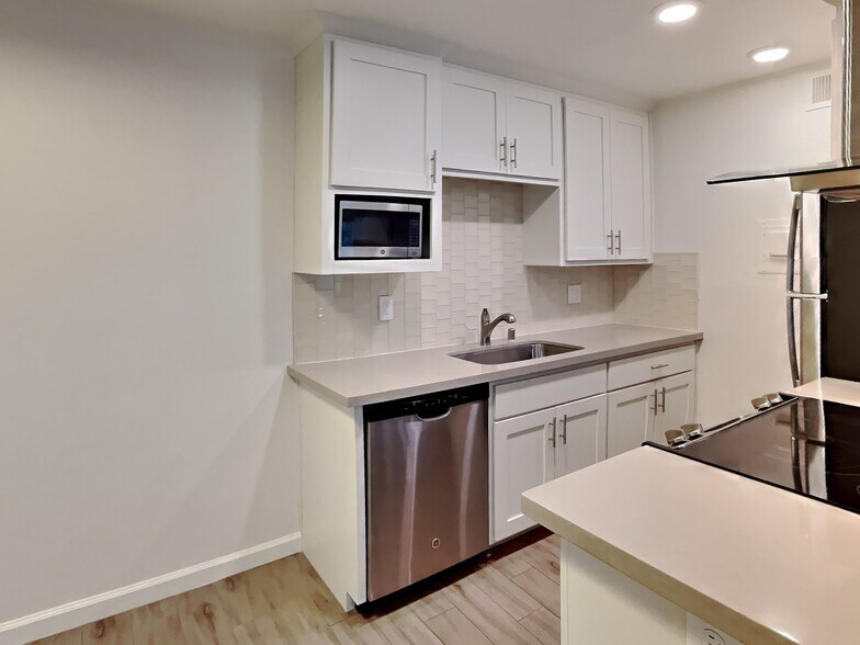 More Photos Of 2522-2524 T St, Sacramento Apartments For Sale