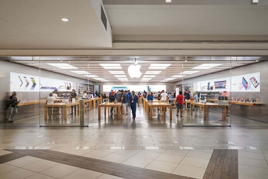 More Photos Of 1000-1600 Cumberland Mall SE, Atlanta Unknown For Lease