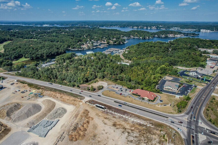 More Photos Of 109 Horseshoe Bend Pky, Lake Ozark Office For Sale
