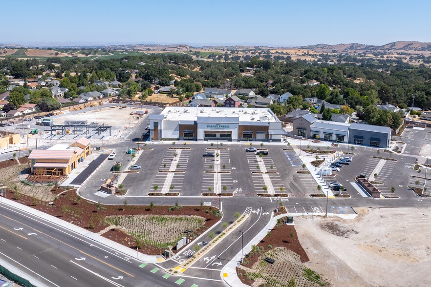 More Photos Of 2400 El Camino Real, Atascadero Office For Sale