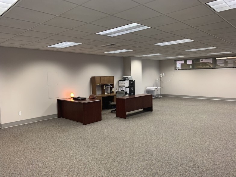 More Photos Of 130 N Ridgewood Ave, Daytona Beach Office For Sale
