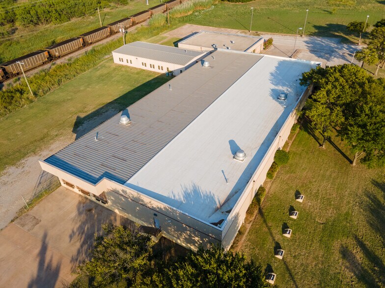 More Photos Of 2716 Commerce St, Wichita Falls Industrial For Sale