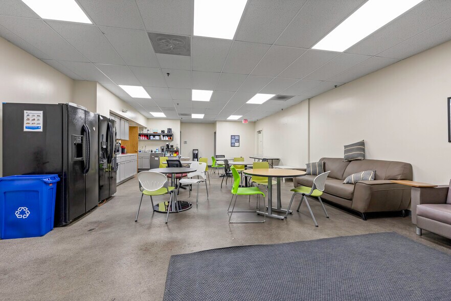 More Photos Of 1315 W 12th St, Kansas City Warehouse For Sale