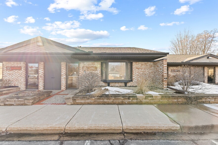 More Photos Of 2575 N Hamline Ave, Roseville Office For Sale