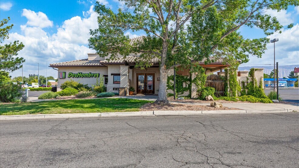 More Photos Of 3245 I-70 Business Loop, Clifton Restaurant For Sale