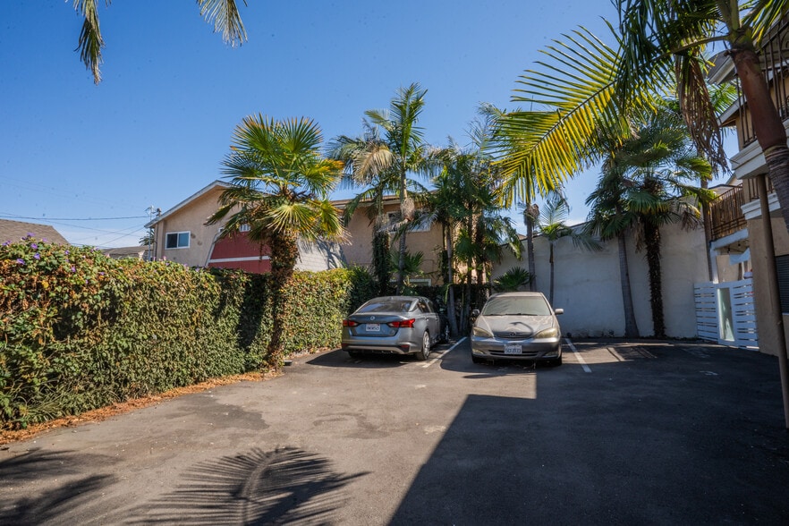 More Photos Of 3622 E 11th St, Long Beach Apartments For Sale