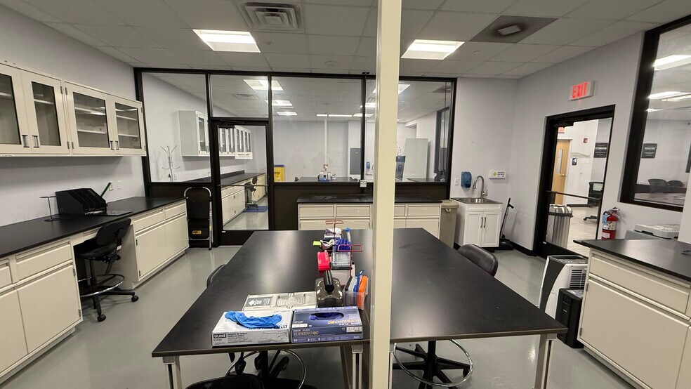 More Photos Of 2550 Brodhead Rd, Bethlehem Flex For Lease