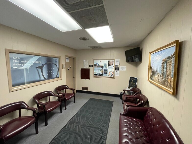 More Photos Of 2757 Laurel St, Columbia Medical For Sale
