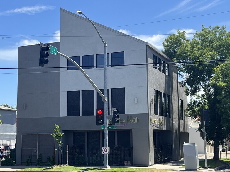 Primary Photo Of 3001 J St, Sacramento Loft Creative Space For Lease