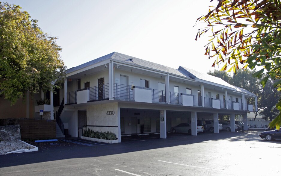 More Photos Of 6330 Manor Ln, South Miami Office For Lease