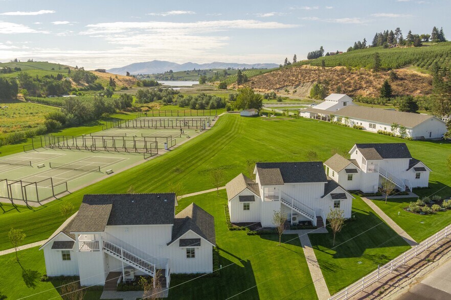 More Photos Of 4848 Green Ave, Manson Hotel For Sale