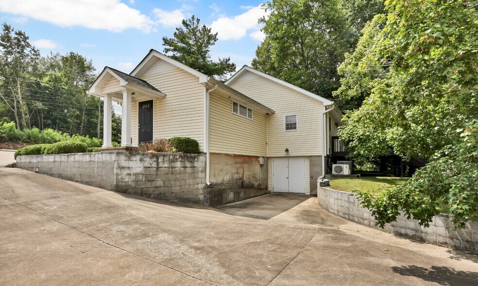 More Photos Of 451 Rossview Rd, Clarksville Office For Sale