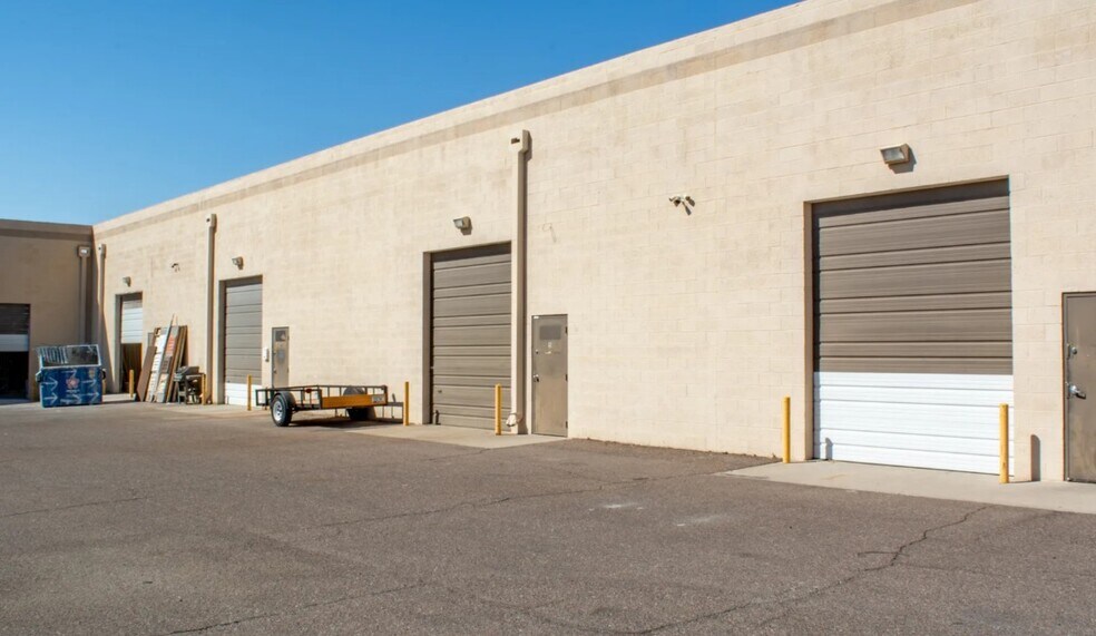 More Photos Of 11200 N 21st Ave, 2101 & 2115 W Shangri La Rd, Phoenix Manufacturing For Sale