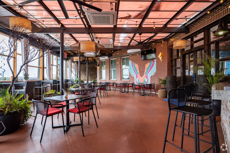 More Photos Of 129 S Main St, Grapevine Coworking Space