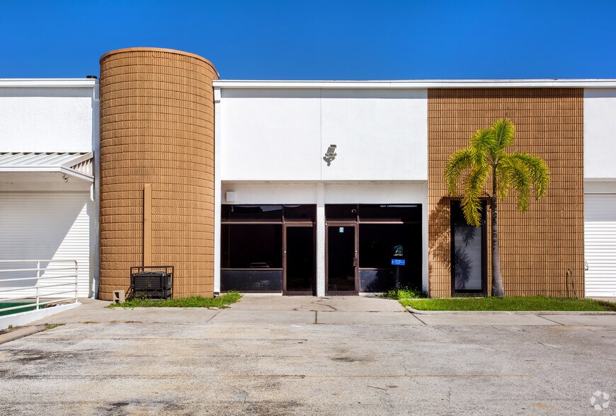 More Photos Of 12105 N 28th St, Saint Petersburg Warehouse For Sale