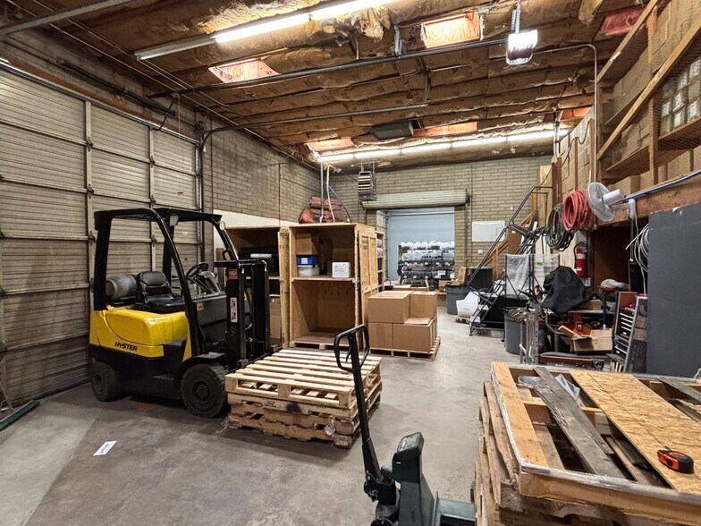 More Photos Of 3829 N 3rd St, Phoenix Light Distribution For Sale