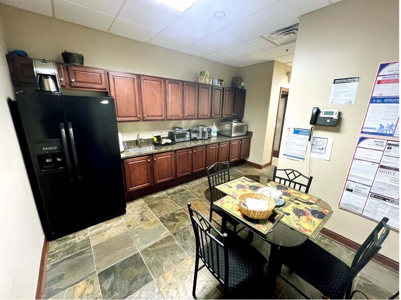 More Photos Of 792-806 W Bartlett Rd, Bartlett Loft Creative Space For Sale