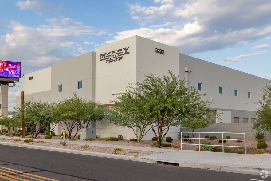 More Photos Of 3232 S 48th St, Phoenix Warehouse For Lease