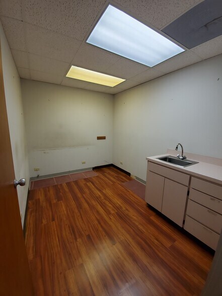 More Photos Of 99-128 Aiea Heights Dr, Aiea Medical For Sale