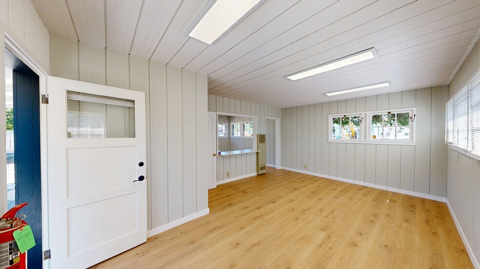 More Photos Of 1480 Grove St, Healdsburg Office For Lease