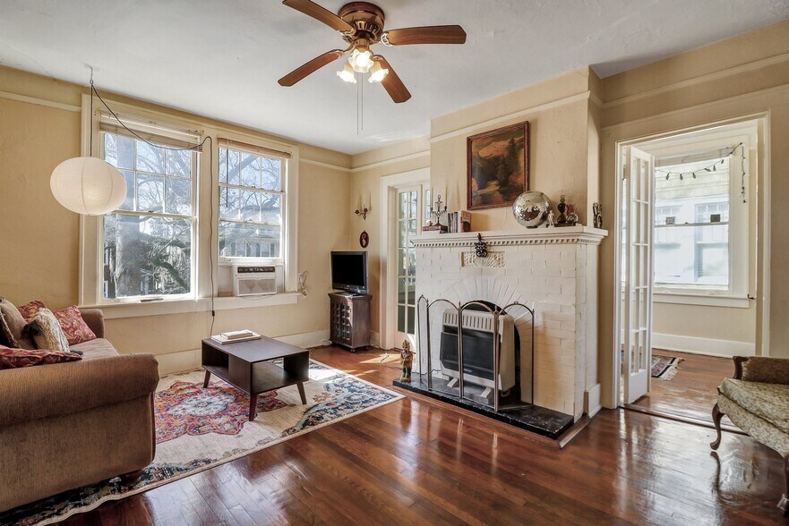 More Photos Of 210 E 48th St, Savannah Apartments For Sale