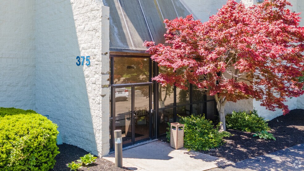 More Photos Of 375 Glensprings Dr, Springdale Office For Sale