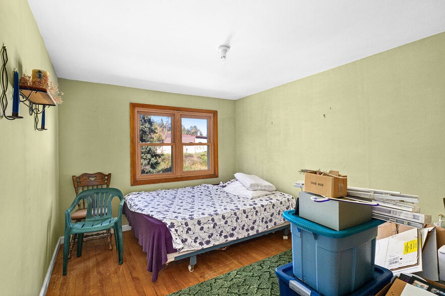 More Photos Of 4892 MN-61 N, Beaver Bay Specialty For Sale