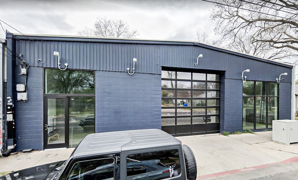 More Photos Of 2400 E Cesar Chavez St, Austin Loft Creative Space For Lease