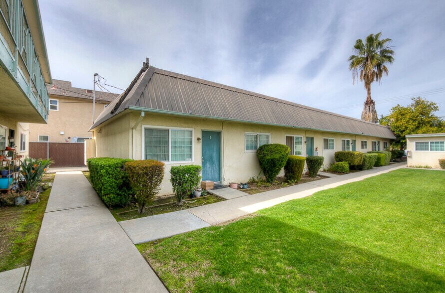 More Photos Of 1228 Jefferson Ave, Clovis Apartments For Sale