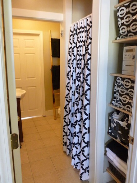 More Photos Of 367 Main St, Rockland Storefront For Sale