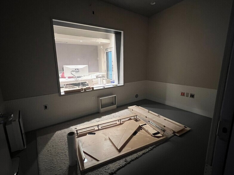 More Photos Of 1138-1148 N Western Ave, Los Angeles Loft Creative Space For Lease