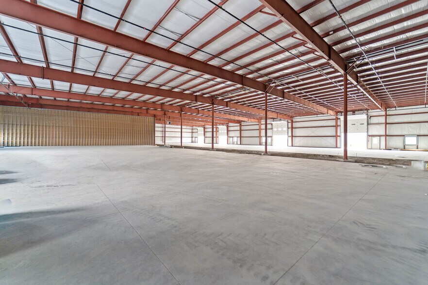 More Photos Of 1811 Rich Olive St, Story City Warehouse For Lease
