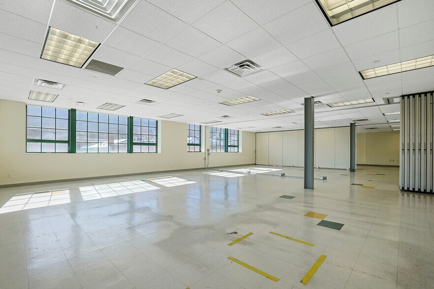 More Photos Of 31 W Broad St, Haverstraw Office For Lease