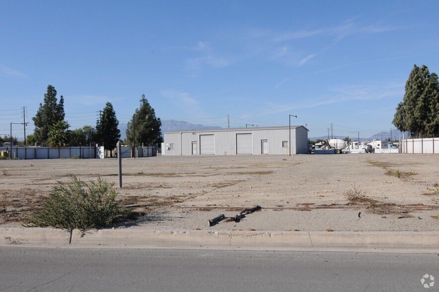 More Photos Of 2800 S Trade Ave, Colton Warehouse For Lease
