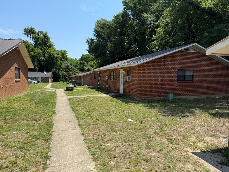 More Photos Of 104 Raley St, Cheraw Apartments For Sale