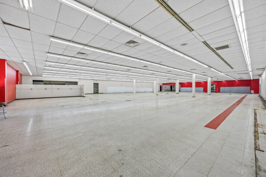 More Photos Of 3 Geddes Street Ext, Holley Supermarket For Sale