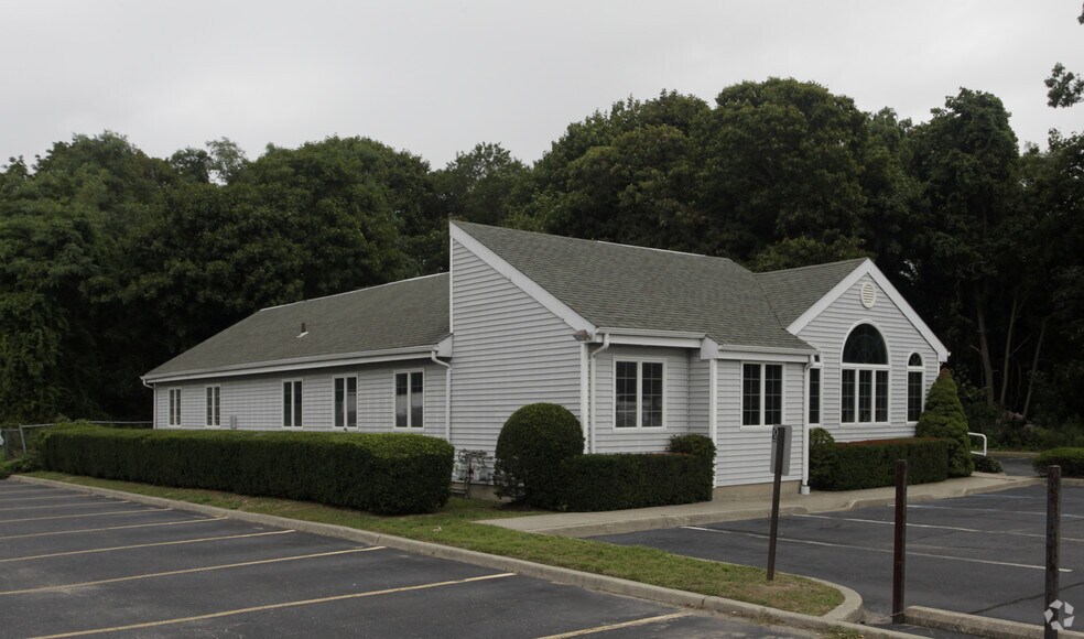 More Photos Of 671 Montauk Hwy, Bayport Medical For Sale