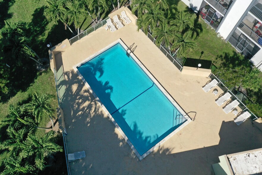 More Photos Of 8445 Springtree Dr, Sunrise Apartments For Sale