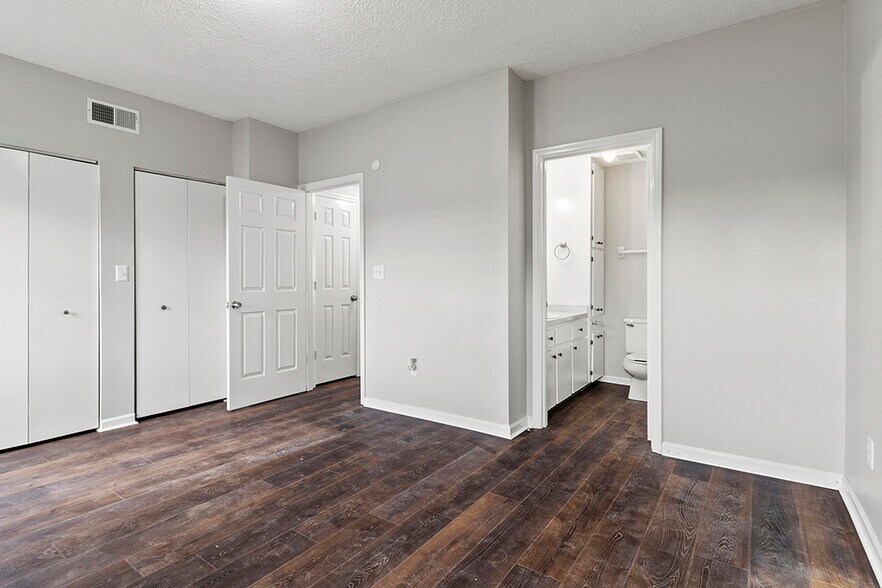 More Photos Of 400 S Center St, Thomaston Apartments For Sale