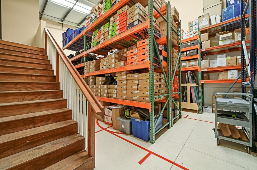 More Photos Of 21 Bisbee Ct, Santa Fe Warehouse For Sale